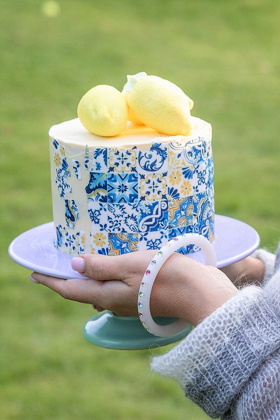 Piccolo Armreif Bari in Weiß und Pastell