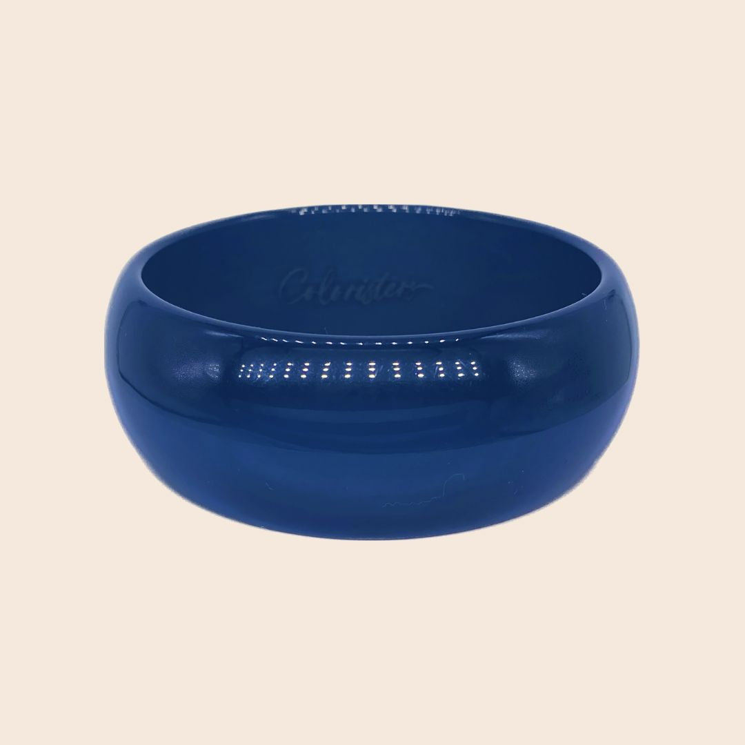 Glänzender Coloristers Armreifen in Blau. Shiny Coloristers Bangle in bue.