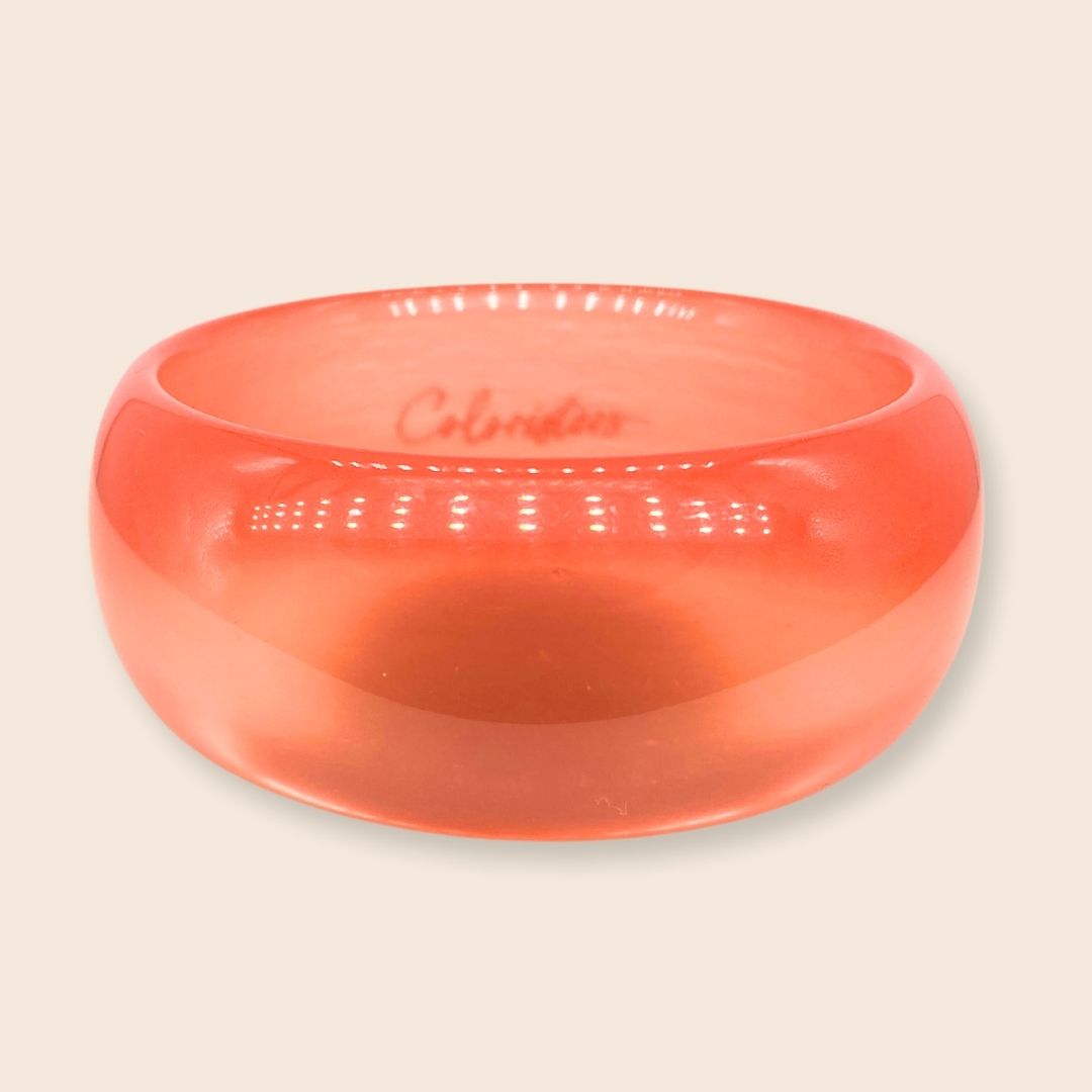 Glänzender Coloristers Armreifen in koralle . Shiny Coloristers Bangle in coral
