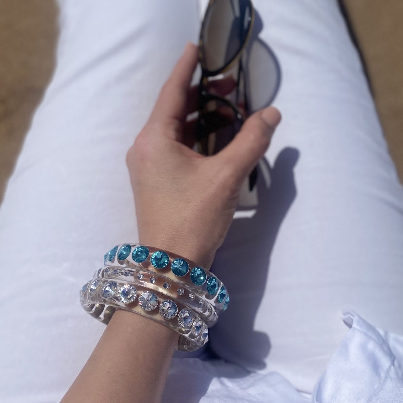 Classico bangle Sassari in transparent with accents in turquoise