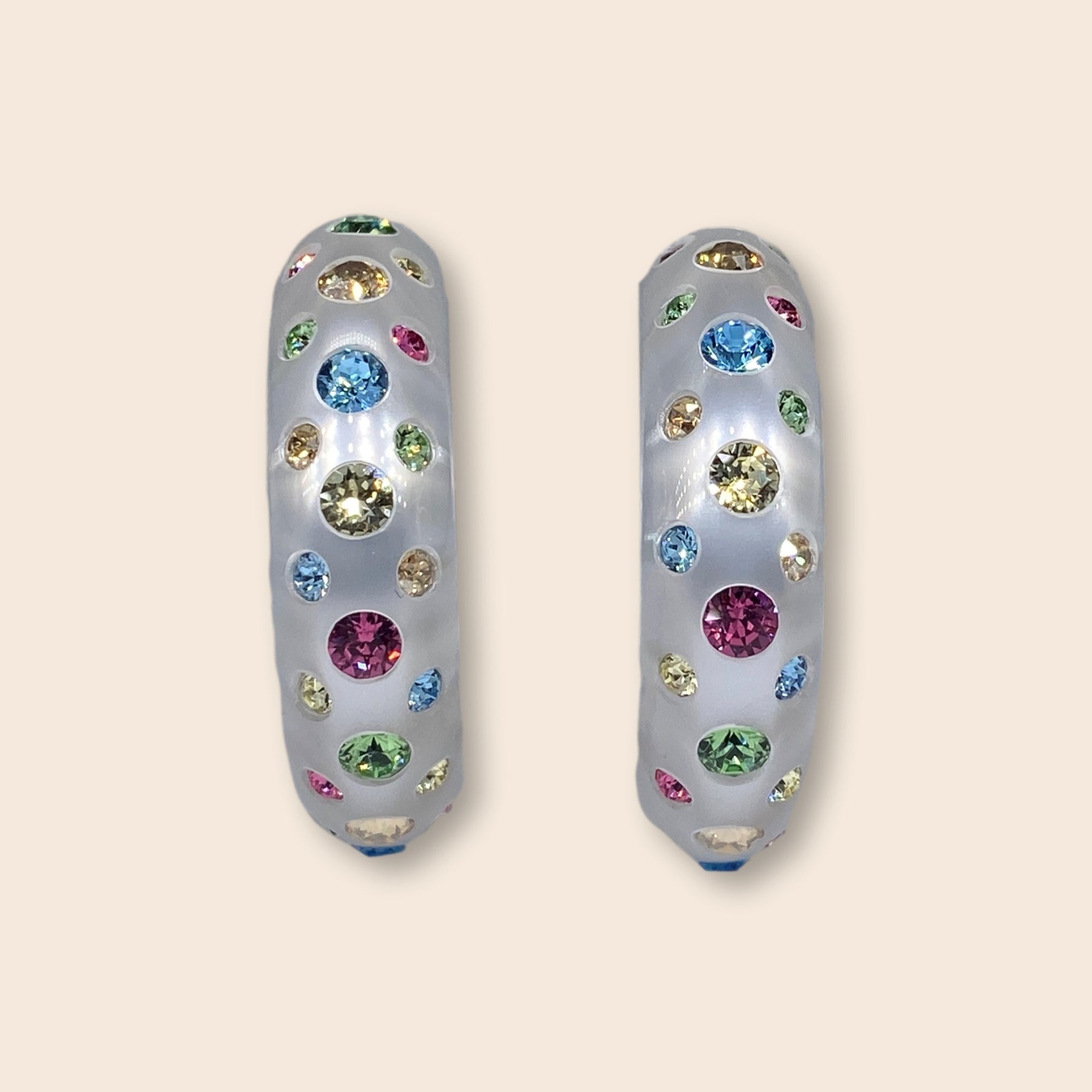 Maxi Creolen Catania in Weiß und Pastell