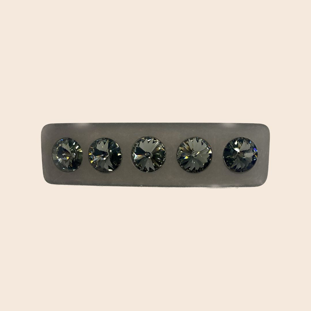 Coloristers Haarspange Sassari in Grau. Coloristers Hair clip Sassari in grey.